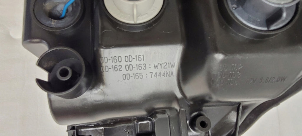 Frontscheinwerfer Toyota Yaris 2014-2017 Ein Stück (Rechts oder Links) Headlight SCH3503461090ls