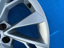 Load image into Gallery viewer, 1x Alufelge 18 Zoll 8.5" 5x112 29ET Glanz Silber 8W0601025FM Audi Rim Wheel FEL9943310307gk