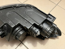 Laden Sie das Bild in den Galerie-Viewer, Frontscheinwerfer Hyundai I30 92101-2R000 Links Scheinwerfer Headlight SCH4883505556gp