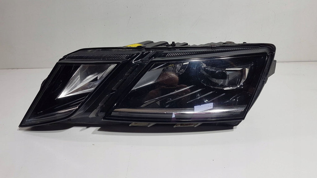 Frontscheinwerfer Skoda Octavia III 5E1941015D Links Scheinwerfer Headlight SCH2616070306lt
