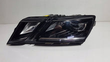 Laden Sie das Bild in den Galerie-Viewer, Frontscheinwerfer Skoda Octavia III 5E1941015D Links Scheinwerfer Headlight SCH2616070306lt