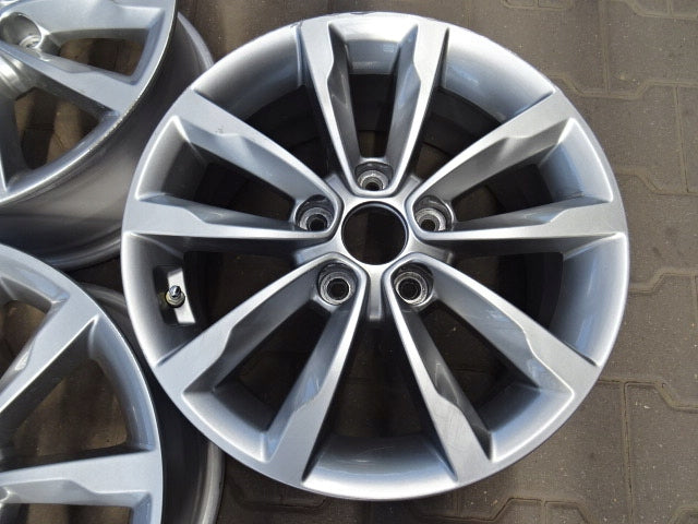 1x Alufelge 16 Zoll 7.0" 5x114.3 Glanz Hyundai Rim Wheel FEL6287080422sp