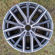 Laden Sie das Bild in den Galerie-Viewer, 1x Alufelge 18 Zoll 7.5" 5x112 50ET Glanz Schwarz 6891179 BMW X1 Rim Wheel FEL1780936535xn