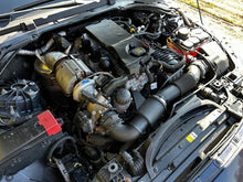 Laden Sie das Bild in den Galerie-Viewer, Motor Jaguar Xe 4DTD 2.4 2016 Engine Unkomplett MOT5892773322kv