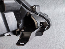 Laden Sie das Bild in den Galerie-Viewer, Frontscheinwerfer Mitsubishi Eclipse Cross KING-CAR1000 LED Links Headlight