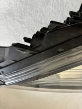 Load image into Gallery viewer, Frontscheinwerfer Hyundai Ix20 921021K Rechts Scheinwerfer Headlight SCH3602778602ov