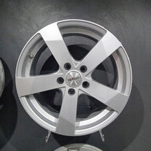 Laden Sie das Bild in den Galerie-Viewer, 4x Alufelge 17 Zoll 7.5" 5x112 35ET Glanz Silber Audi C7 Rim Wheel FEL8229612738rx