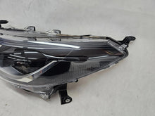 Laden Sie das Bild in den Galerie-Viewer, Frontscheinwerfer Toyota Corolla 16-183 Links Scheinwerfer Headlight SCH3991693116ye