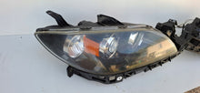 Load image into Gallery viewer, Frontscheinwerfer Mazda 3 BN8V50161 BN8V50151 Ein Satz Scheinwerfer Headlight