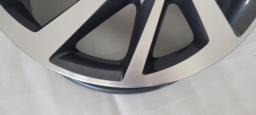 1x Alufelge 16 Zoll 6.5" 5x112 46ET 5G0601025DM Ds Golf Vii Rim Wheel FEL4384569342hi
