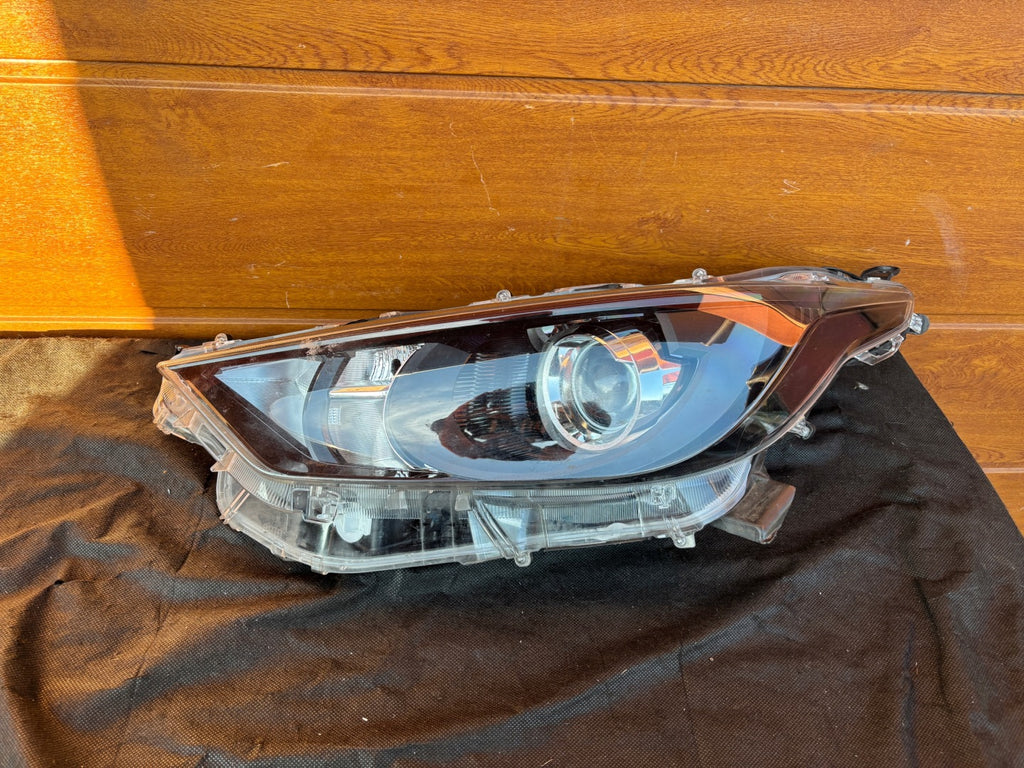 Frontscheinwerfer Toyota Yaris EU-K06 Links Scheinwerfer Headlight SCH2277056629xj