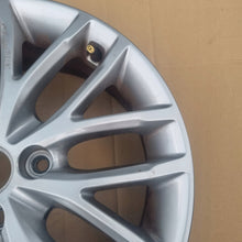 Laden Sie das Bild in den Galerie-Viewer, 1x Alufelge 16 Zoll 6.0" 4x100 49ET Glanz Silber 52910-H8200 Kia Rio Iv FEL1195880582im