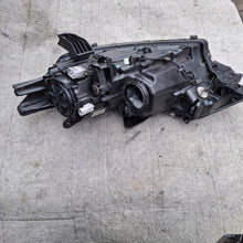 Laden Sie das Bild in den Galerie-Viewer, Frontscheinwerfer Mitsubishi Outlander III FALSE Scheinwerfer Headlight SCH5561823981es
