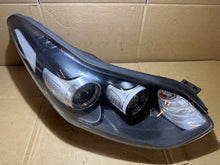 Load image into Gallery viewer, Frontscheinwerfer Kia Sportage IV 92102-F1040 Rechts Scheinwerfer Headlight SCH7809897465ug