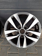 Laden Sie das Bild in den Galerie-Viewer, 1x Alufelge 16 Zoll 6.5&quot; 5x114.3 Hyundai I30 I40 Rim Wheel