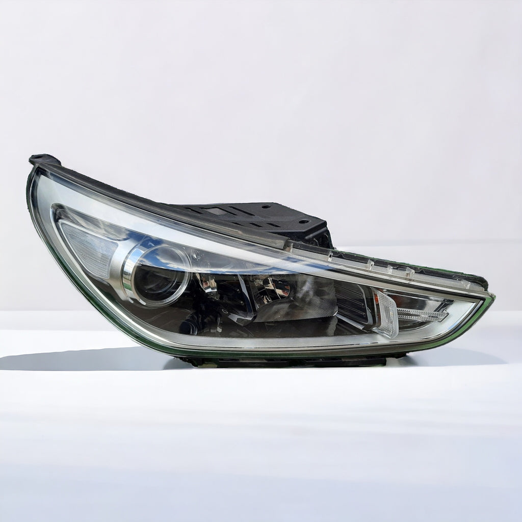 Frontscheinwerfer Hyundai I30 III 92102-G4020 Halogen Rechts Headlight