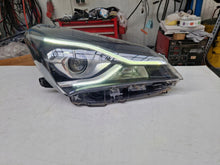 Laden Sie das Bild in den Galerie-Viewer, Frontscheinwerfer Toyota Yaris 2017-56464-51653 0D199 LED Rechts Headlight SCH7287161055fw