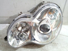 Laden Sie das Bild in den Galerie-Viewer, Frontscheinwerfer Mercedes-Benz W203 A2038203759 Links Scheinwerfer Headlight SCH6847485779fv