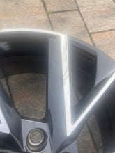 Load image into Gallery viewer, 1x Alufelge 18 Zoll 7.5&quot; 5x100 46ET Glanz Schwarz 6V0601025K Skoda Fabia Iii