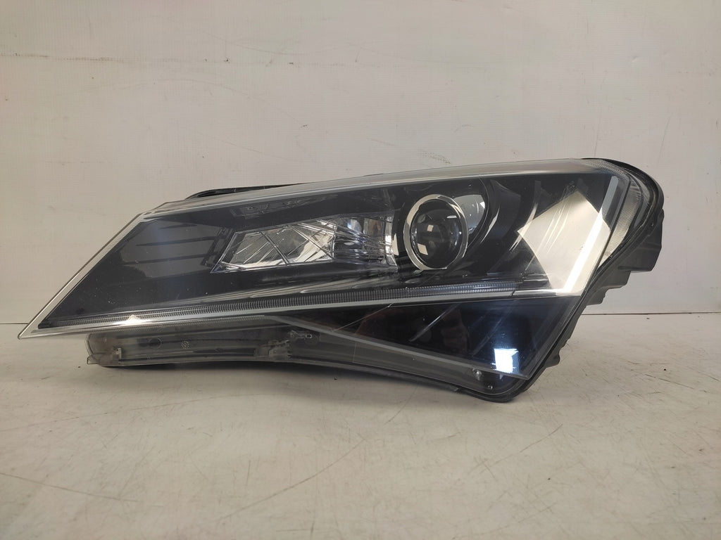Frontscheinwerfer Skoda Superb III 3V1941015A Bi-Xenon Links Headlight