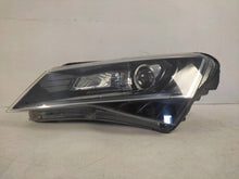 Laden Sie das Bild in den Galerie-Viewer, Frontscheinwerfer Skoda Superb III 3V1941015A Bi-Xenon Links Headlight