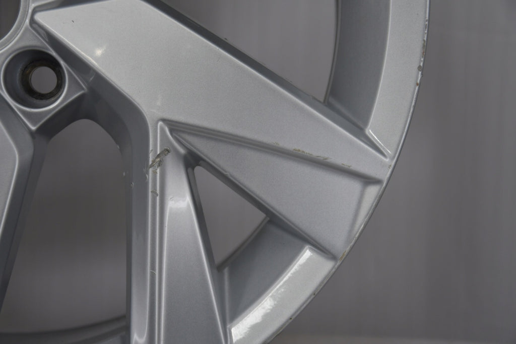 1x Alufelge 18 Zoll 7.0" 5x112 43ET Glanz Silber 5NN601025P VW Rim Wheel FEL3522267782zh