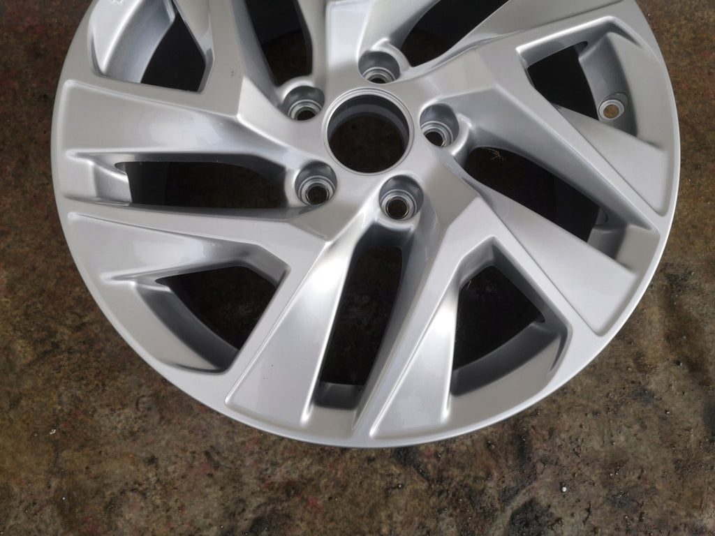 1x Alufelge 17 Zoll 7.0" 5x114.3 45ET Honda Hrv Hr-V Crv Cr-V Rim Wheel FEL6205580080bg