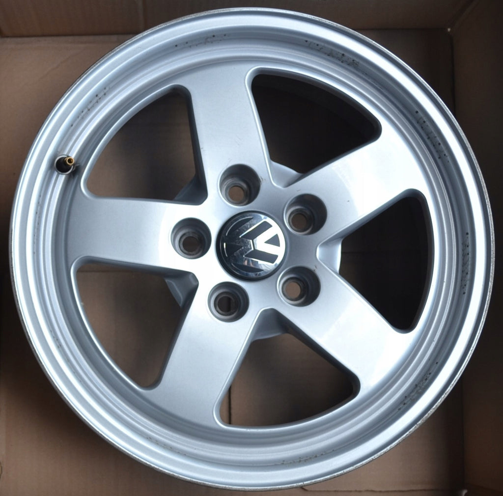 4x Alufelge 16 Zoll 7.0" 5x112 35ET Glanz Silber 8W0601025 Audi Rim Wheel