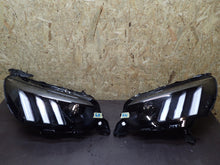 Laden Sie das Bild in den Galerie-Viewer, Frontscheinwerfer Peugeot 2008 II 9823193480 Ein Stück (Rechts oder Links)