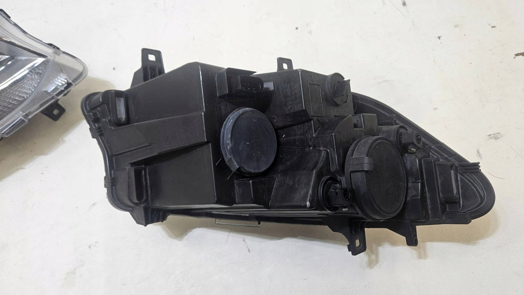 Frontscheinwerfer Mercedes-Benz Sprinter A9109060000 Links Headlight