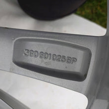 Load image into Gallery viewer, 1x Alufelge 17 Zoll 7.0" 5x112 40ET Glanz Silber 3G0601025BP VW Passat B8 Beetle FEL3565813915xy