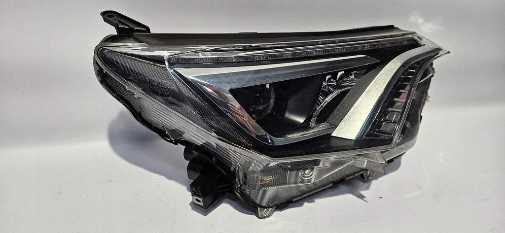 Frontscheinwerfer Toyota W3049 LED Ein Stück (Rechts oder Links) Headlight SCH2646065114cx