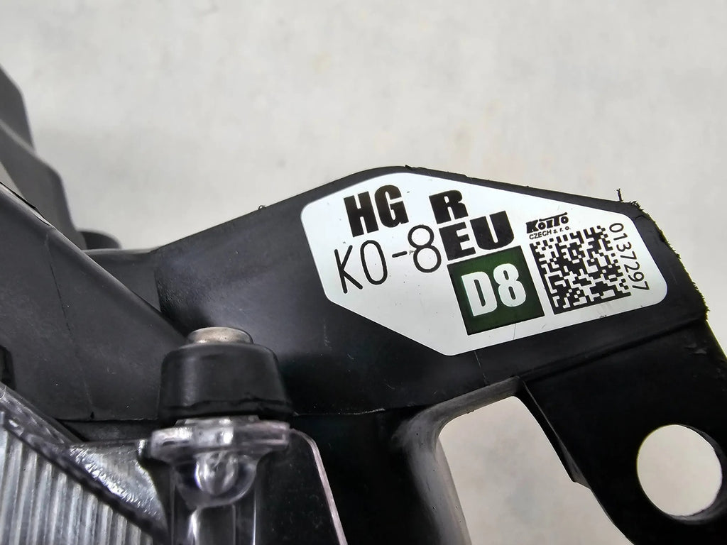 Frontscheinwerfer Toyota 4 Yaris SPP8323 Full LED Rechts Scheinwerfer Headlight