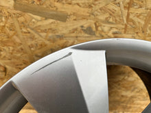 Laden Sie das Bild in den Galerie-Viewer, 1x Alufelge 17 Zoll 6.5&quot; 5x112 38ET 565601025J Skoda Kodiaq Rim Wheel