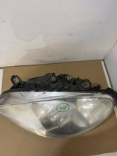 Laden Sie das Bild in den Galerie-Viewer, Frontscheinwerfer Mercedes-Benz W245 A1698208761 Xenon Links Headlight SCH3583206593vv