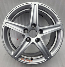 Laden Sie das Bild in den Galerie-Viewer, 1x Alufelge 16 Zoll 7.0" 5x112 35ET Glanz Silber 8W0601025EF Audi A4 B9 FEL9666806846aw