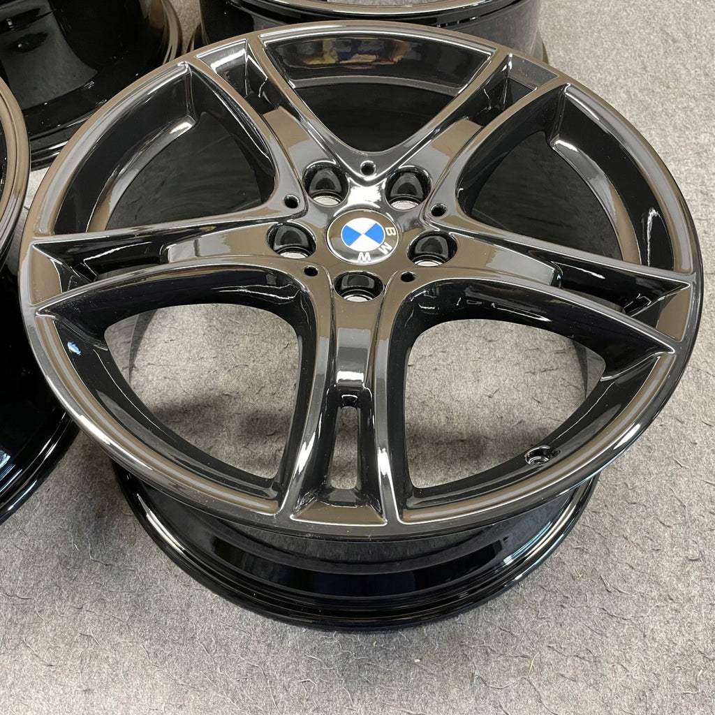 4x Alufelge 18 Zoll 8.0" 5x112 57ET Glanz Grau 6855092 BMW 2 Tourer F45 F46 Mg FEL5853669632kr
