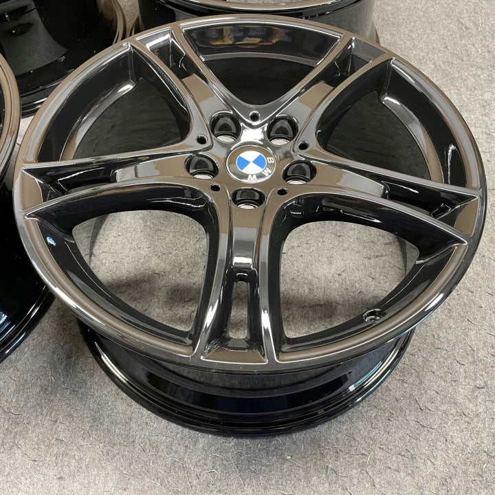 4x Alufelge 18 Zoll 8.0" 5x112 57ET Glanz Grau 6855092 BMW 2 Tourer F45 F46 Mg FEL5853669632kr