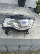 Laden Sie das Bild in den Galerie-Viewer, Frontscheinwerfer Jeep Grand Cherokee Wk2 68144709AD Links Headlight SCH7822093966rx
