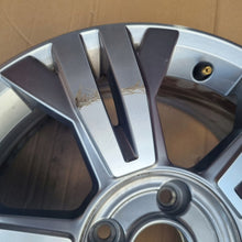 Laden Sie das Bild in den Galerie-Viewer, 1x Alufelge 16 Zoll 6.0" 4x100 39ET Glanz Silber 1S0601025BA Mg Mii Up Rim Wheel FEL3705522643fq