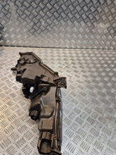 Laden Sie das Bild in den Galerie-Viewer, Frontscheinwerfer Toyota Yaris Links Scheinwerfer Headlight SCH3338231491jx