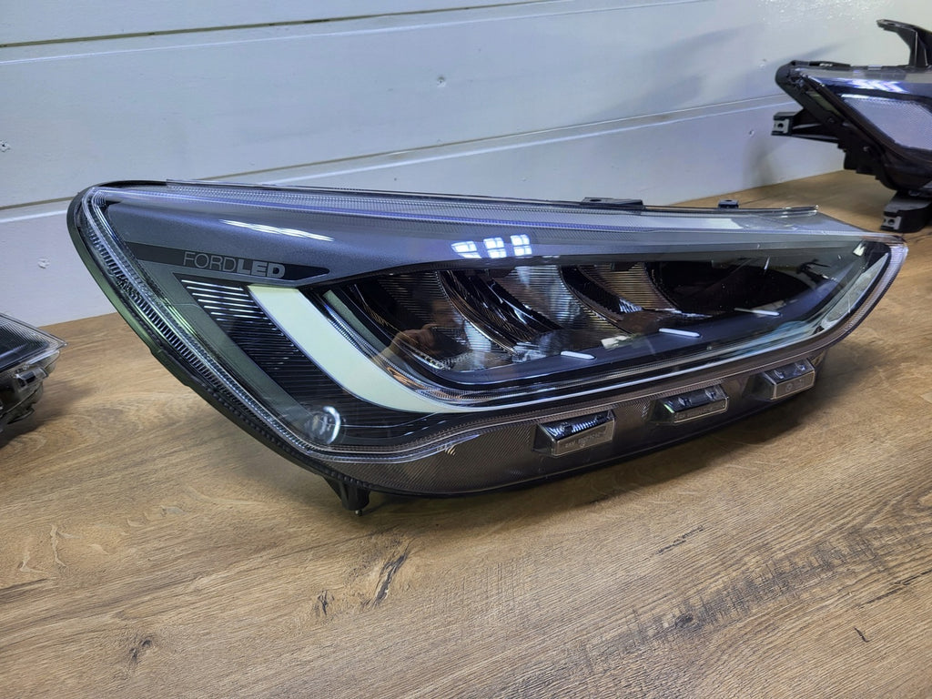 Frontscheinwerfer Ford Focus NX7B-13E014-CD LED Rechts Scheinwerfer Headlight