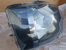 Load image into Gallery viewer, Frontscheinwerfer VW Transporter 7E1941016R Halogen Rechts Headlight