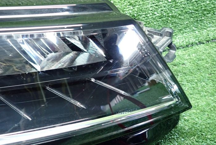 Frontscheinwerfer Skoda Karoq Rechts Scheinwerfer Headlight SCH7931820842fj