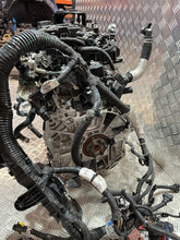 Laden Sie das Bild in den Galerie-Viewer, Motor Nissan Juke HR16DE H4MC632 1.6 143PS 32TKm 2023 Benzin Engine Komplett MOT2263605511li
