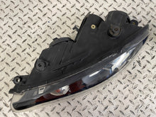 Laden Sie das Bild in den Galerie-Viewer, Frontscheinwerfer BMW Scirocco 1K8941031D 1K8941032D Xenon Ein Satz Headlight SCH2261397391wg