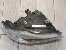 Load image into Gallery viewer, Frontscheinwerfer BMW E91 E90 72025829 Rechts Scheinwerfer Headlight SCH9393421177in