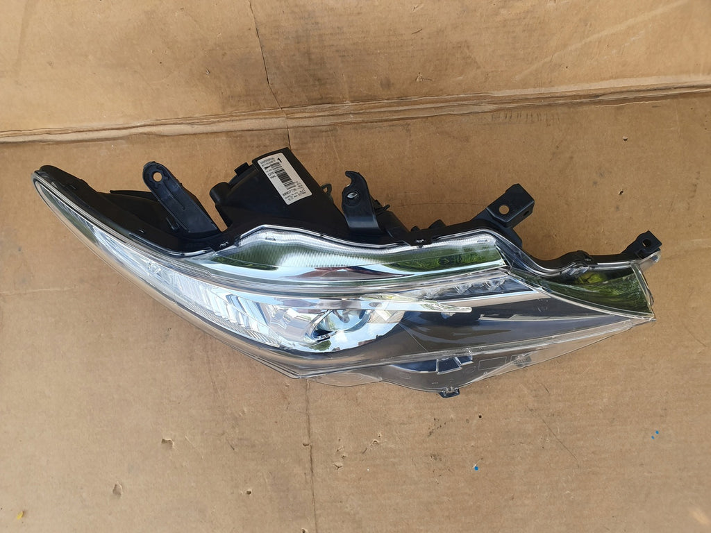Frontscheinwerfer Toyota Auris 81110-02E21 Rechts Scheinwerfer Headlight