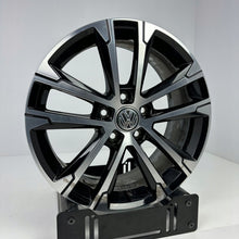 Laden Sie das Bild in den Galerie-Viewer, 1x Alufelge 17 Zoll 7.0" 5x112 49ET Glanz Schwarz 5G0601025 VW Golf I Rim Wheel FEL4338201174lp