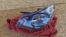 Laden Sie das Bild in den Galerie-Viewer, Frontscheinwerfer Opel Karl Links Scheinwerfer Headlight SCH9105983718ms